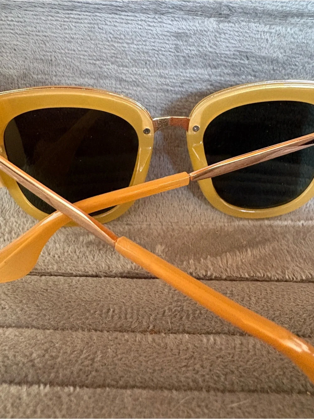 Stylish Yellow Cat-Eye Sunglasses - Dark Lenses